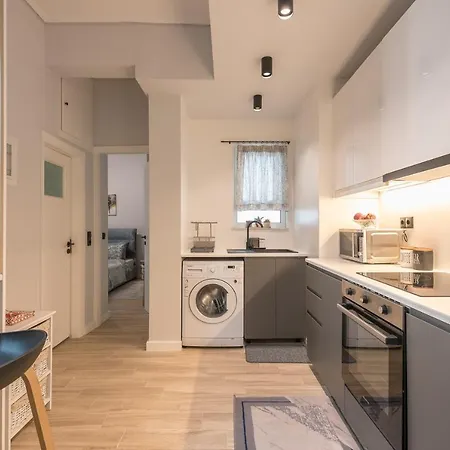 Comfy And Modern Apartment Athens Exterior photo