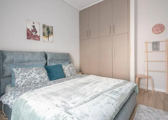 Comfy And Modern Apartment